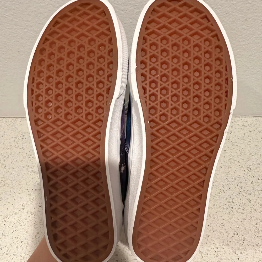 Vans - Picture 6 of 8